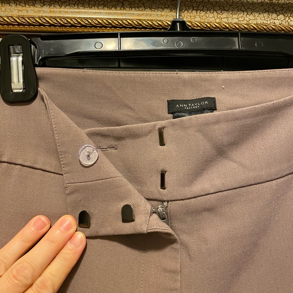 Ann Taylor Factory Signature Bootcut Trousers | Size 6 - Picture 8 of 8